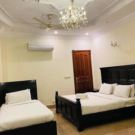 Executive Galaxy Guest House 이슬라마바드 외부 사진