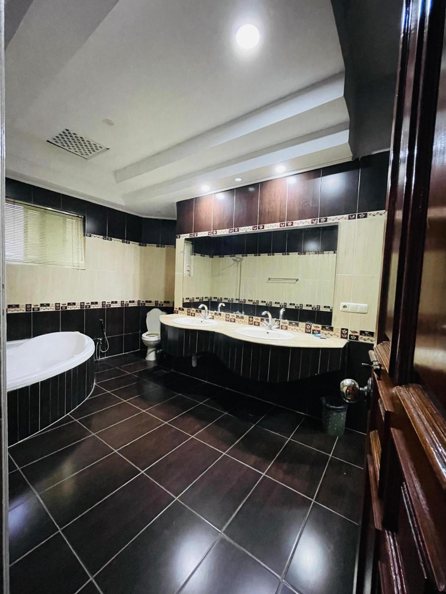 Executive Galaxy Guest House 이슬라마바드 외부 사진