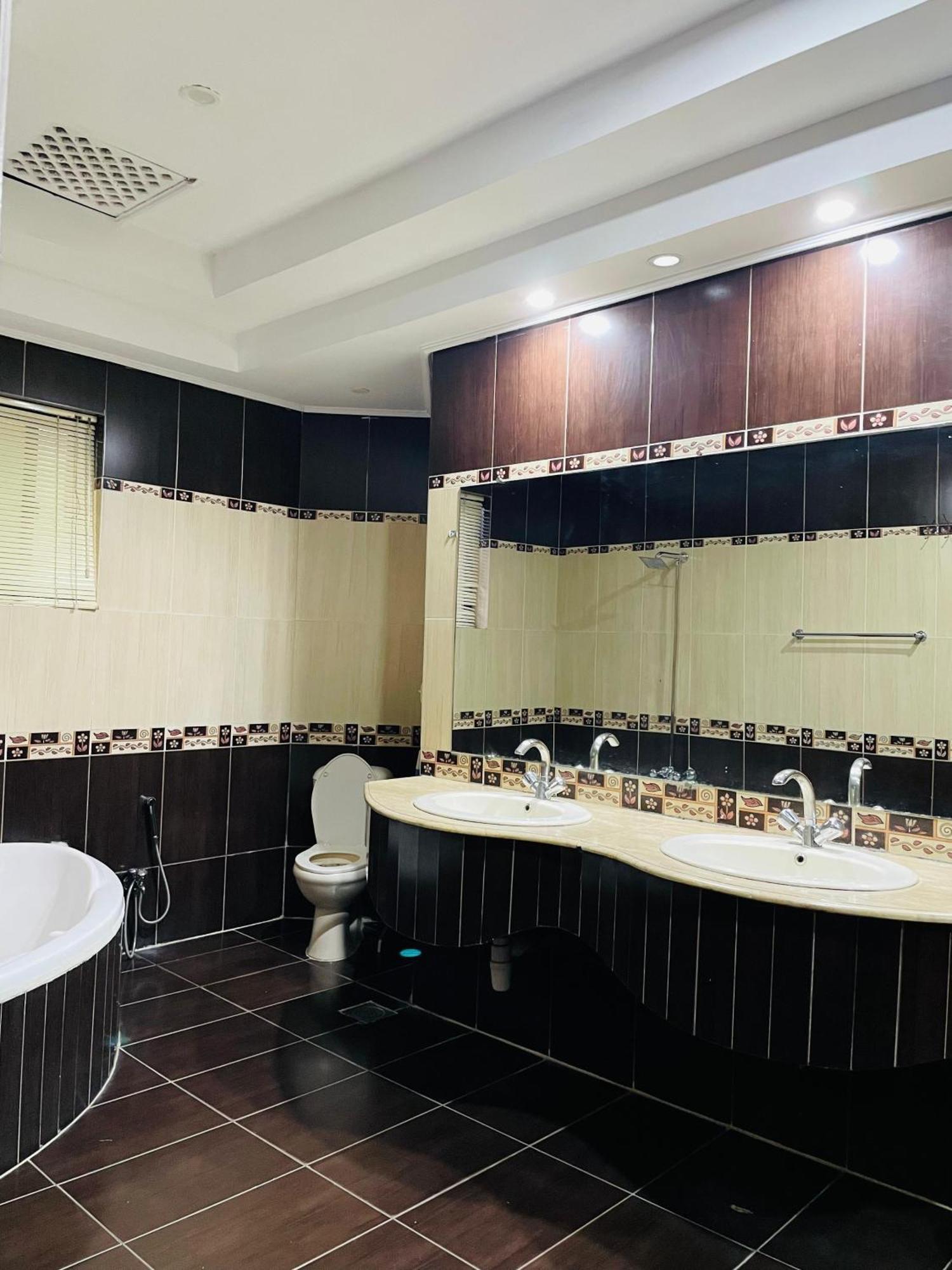 Executive Galaxy Guest House 이슬라마바드 외부 사진