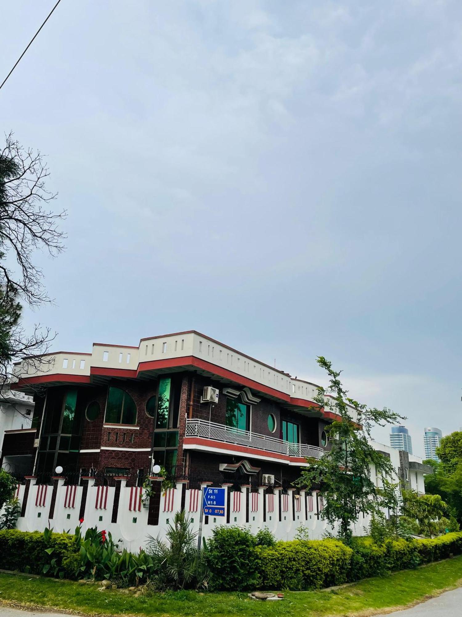 Executive Galaxy Guest House 이슬라마바드 외부 사진