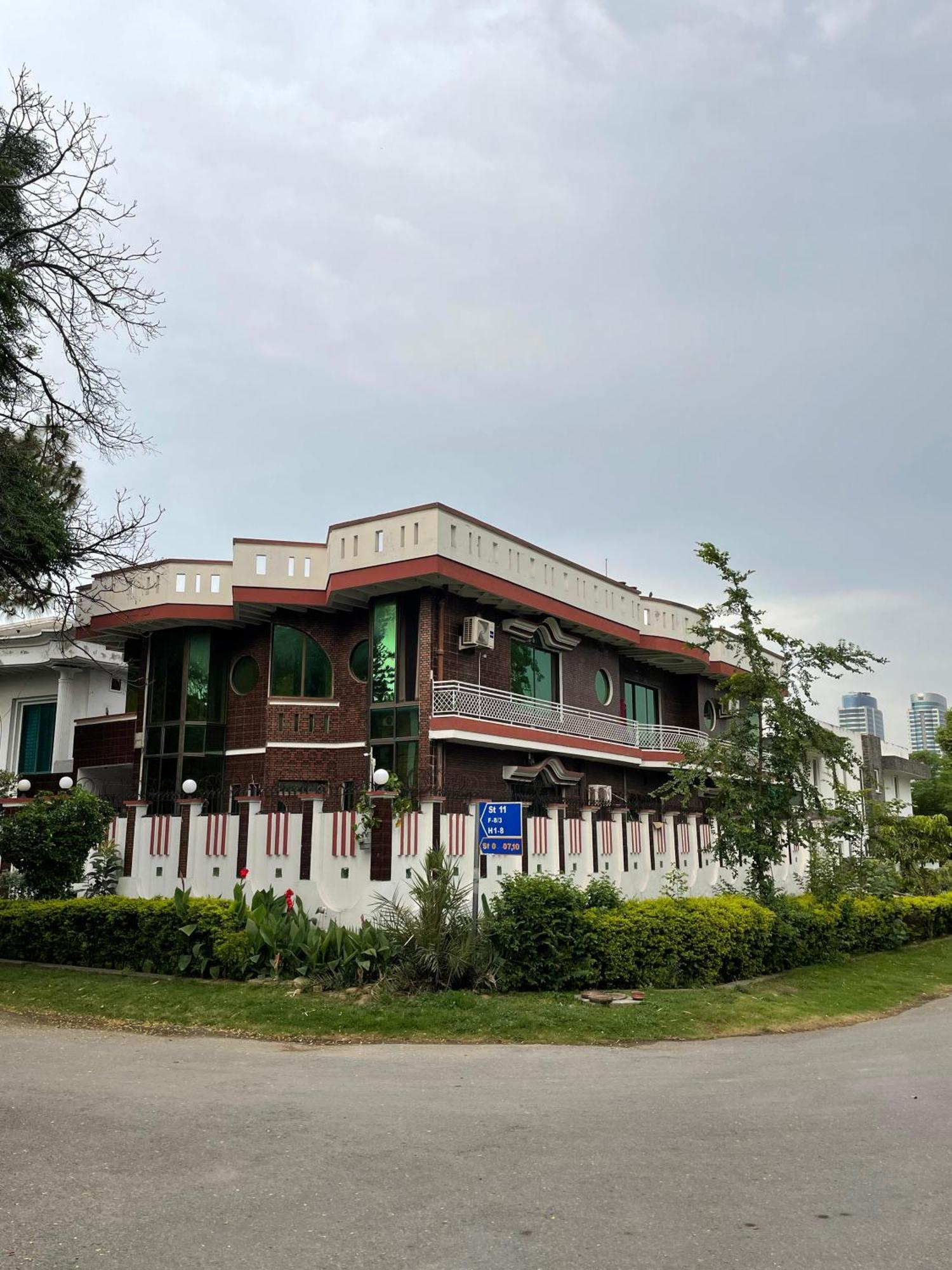 Executive Galaxy Guest House 이슬라마바드 외부 사진