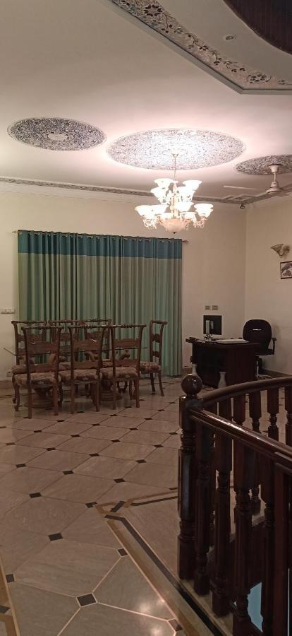 Executive Galaxy Guest House 이슬라마바드 외부 사진